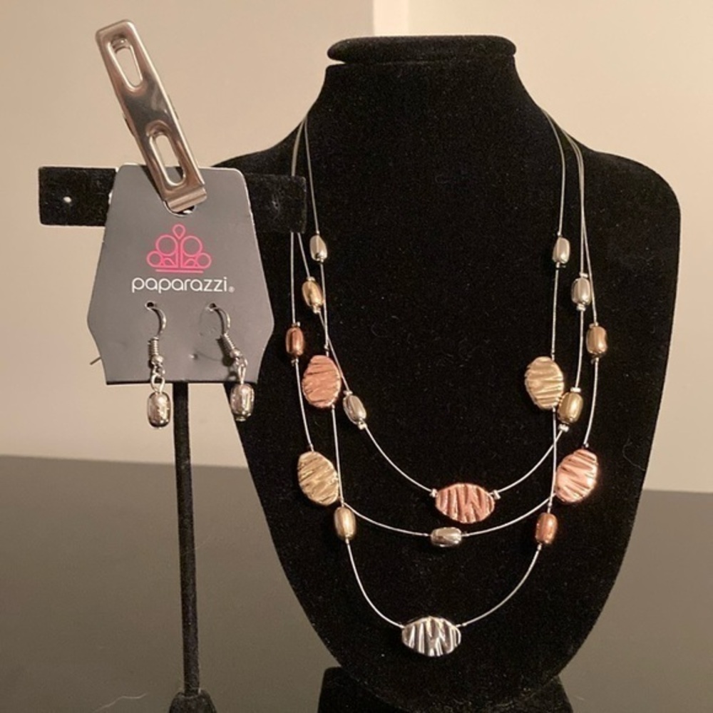 Paparazzi Multicolor Metallic Necklace Set